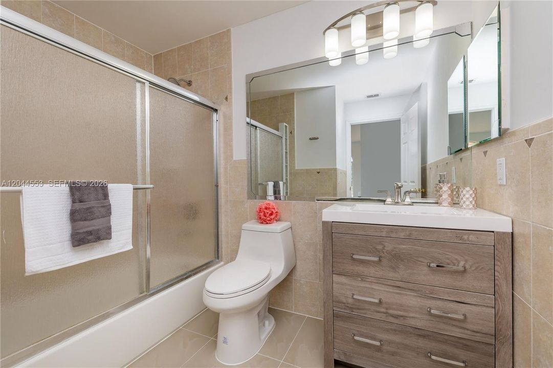For Sale: $1,100,000 (5 beds, 3 baths, 3175 Square Feet)
