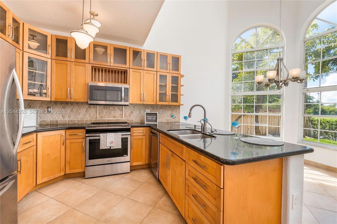 For Sale: $1,100,000 (5 beds, 3 baths, 3175 Square Feet)