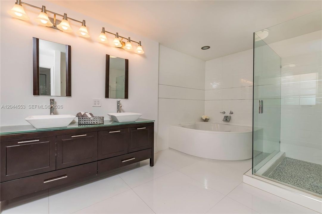 For Sale: $1,100,000 (5 beds, 3 baths, 3175 Square Feet)