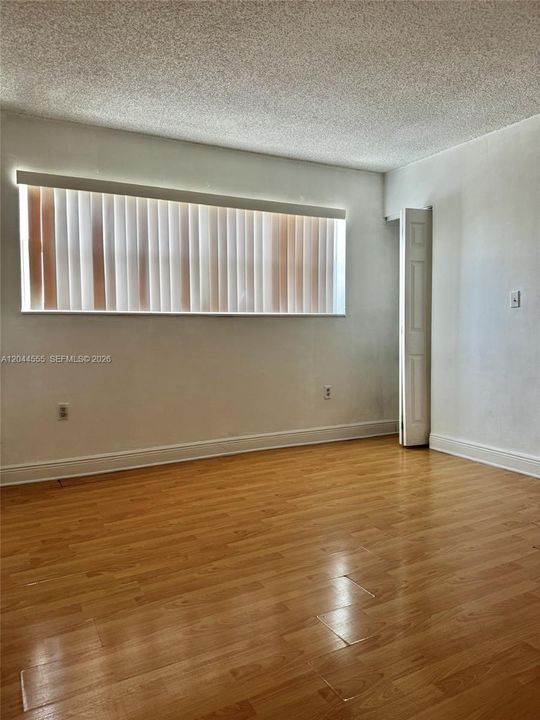 В аренду: $2,400 (2 спален, 2 ванн, 1415 Квадратных фут)