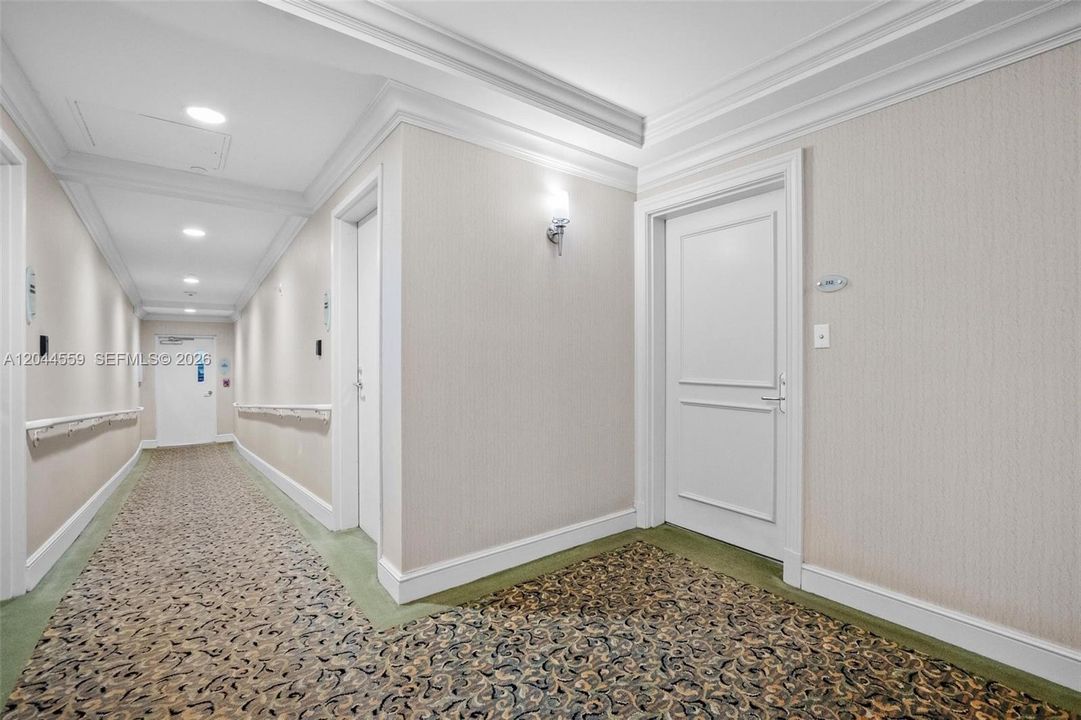 В аренду: $2,600 (1 спален, 1 ванн, 919 Квадратных фут)
