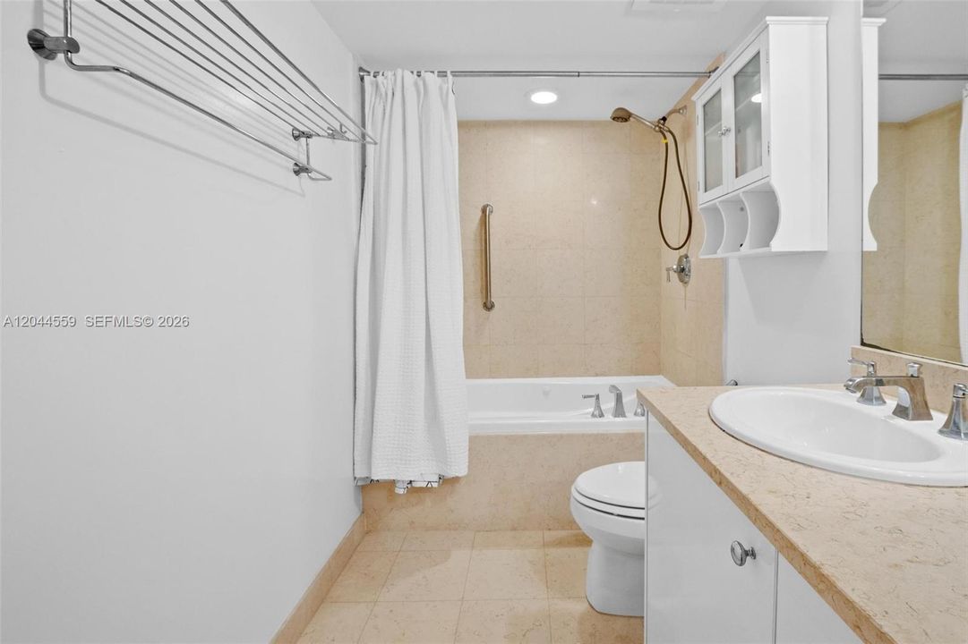 В аренду: $2,600 (1 спален, 1 ванн, 919 Квадратных фут)