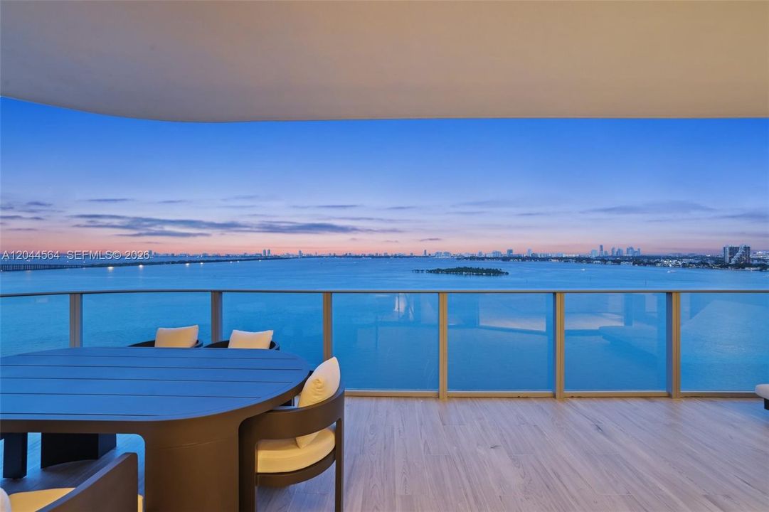 For Sale: $3,750,000 (4 beds, 5 baths, 2686 Square Feet)