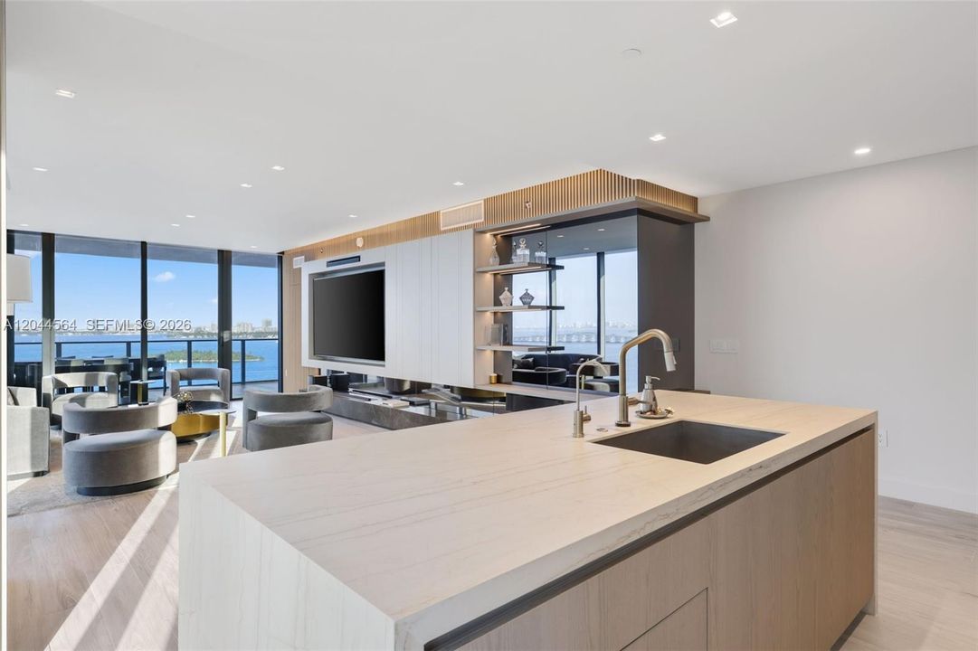 For Sale: $3,750,000 (4 beds, 5 baths, 2686 Square Feet)