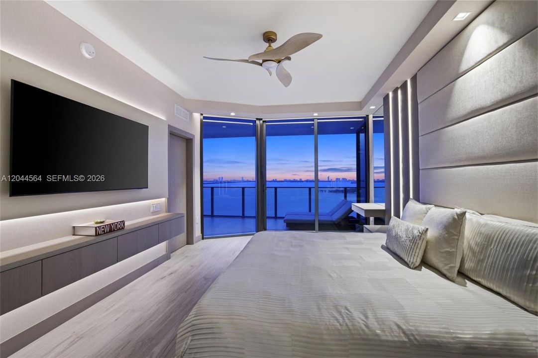 For Sale: $3,750,000 (4 beds, 5 baths, 2686 Square Feet)