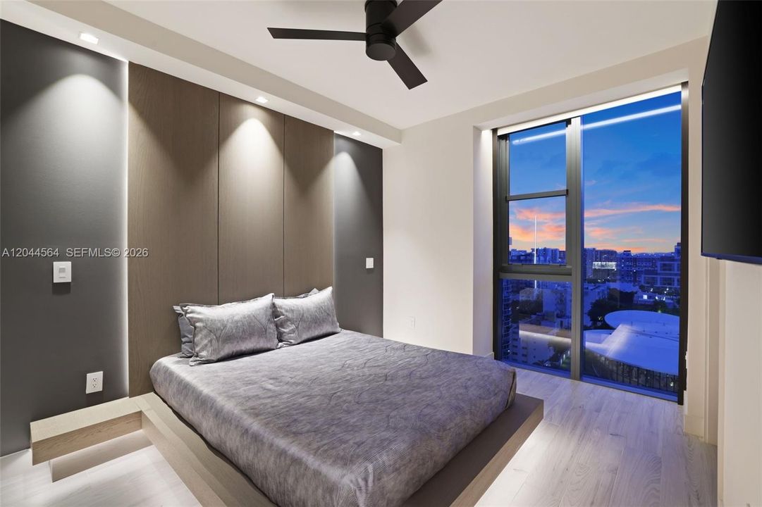 For Sale: $3,750,000 (4 beds, 5 baths, 2686 Square Feet)