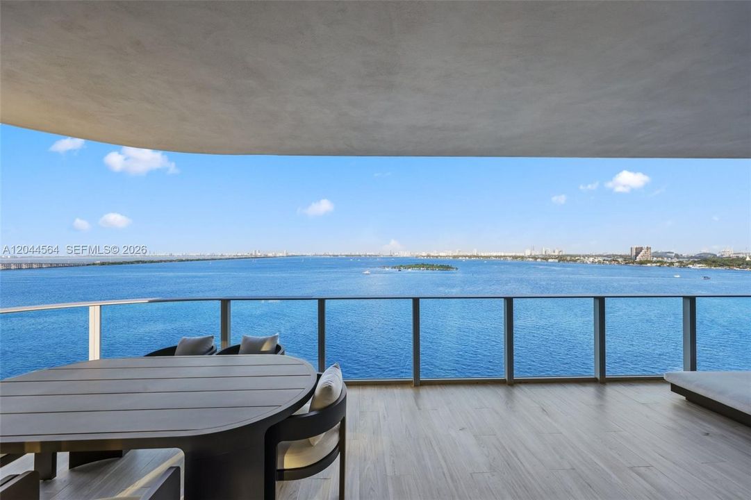 For Sale: $3,750,000 (4 beds, 5 baths, 2686 Square Feet)