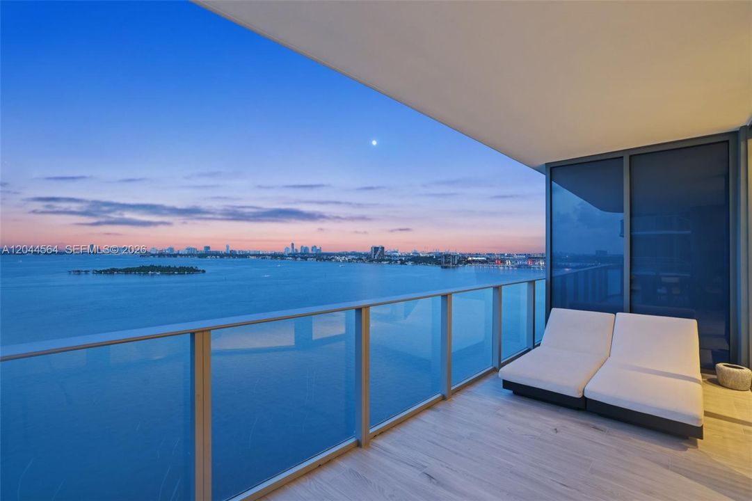 For Sale: $3,750,000 (4 beds, 5 baths, 2686 Square Feet)