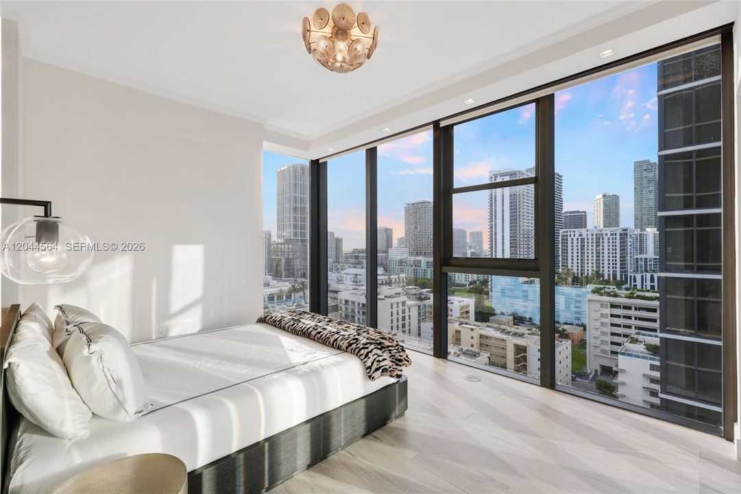 For Sale: $3,750,000 (4 beds, 5 baths, 2686 Square Feet)