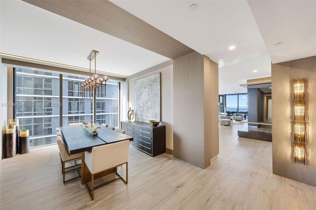 For Sale: $3,750,000 (4 beds, 5 baths, 2686 Square Feet)