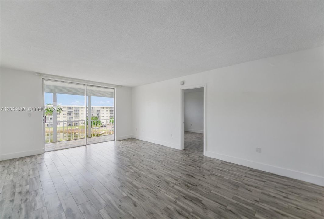 В аренду: $1,750 (1 спален, 1 ванн, 768 Квадратных фут)