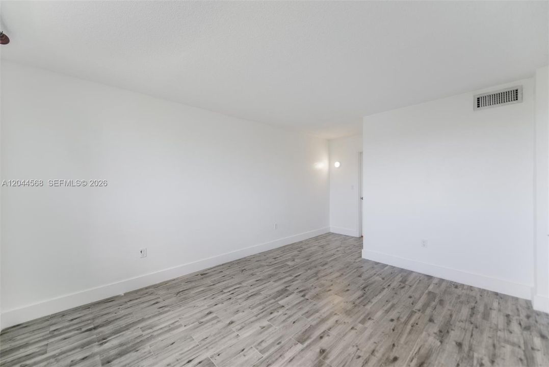 В аренду: $1,750 (1 спален, 1 ванн, 768 Квадратных фут)