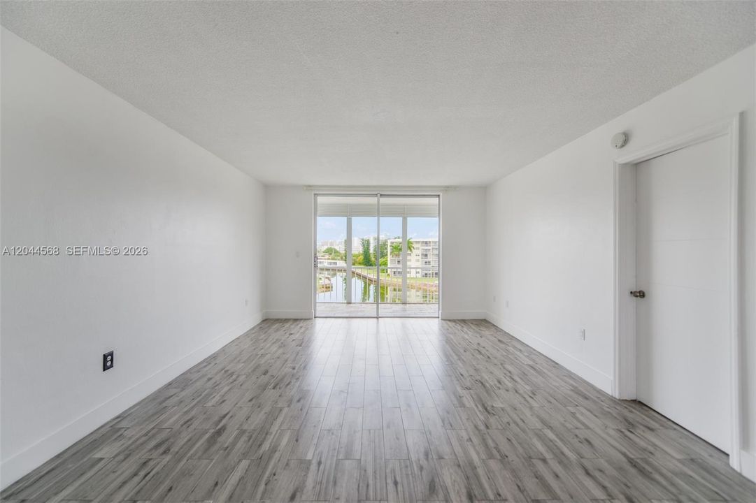 В аренду: $1,750 (1 спален, 1 ванн, 768 Квадратных фут)