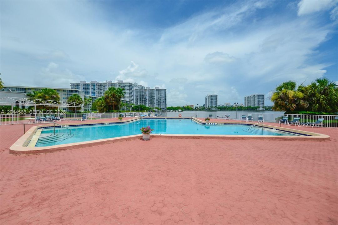 В аренду: $1,750 (1 спален, 1 ванн, 768 Квадратных фут)