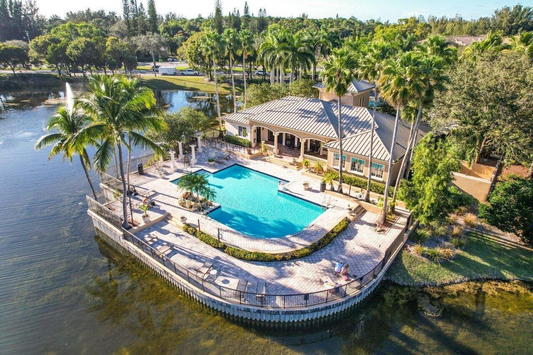 Front Pool 16