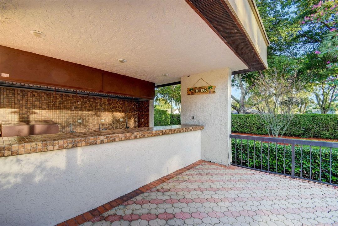 Summer Kitchen & Tiki Bar