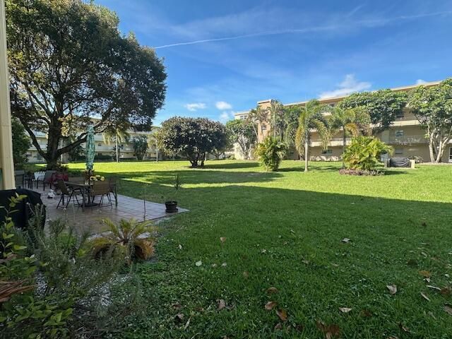 2615 NE 3rd Ct 112-Outdoor patio 2