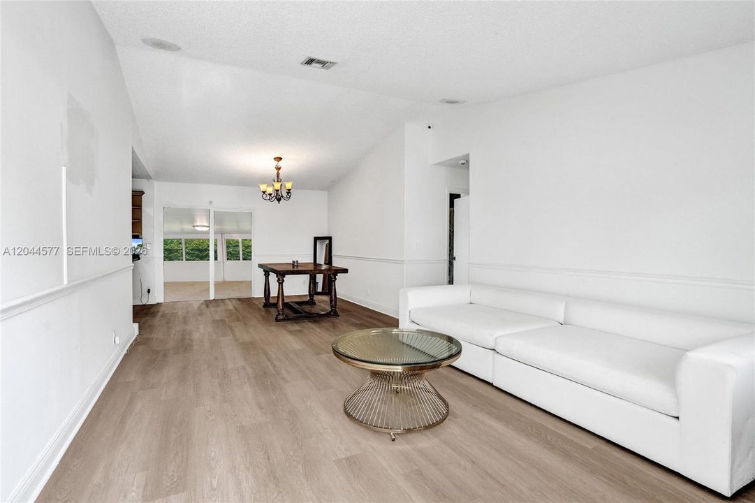 For Sale: $448,100 (4 beds, 2 baths, 1308 Square Feet)