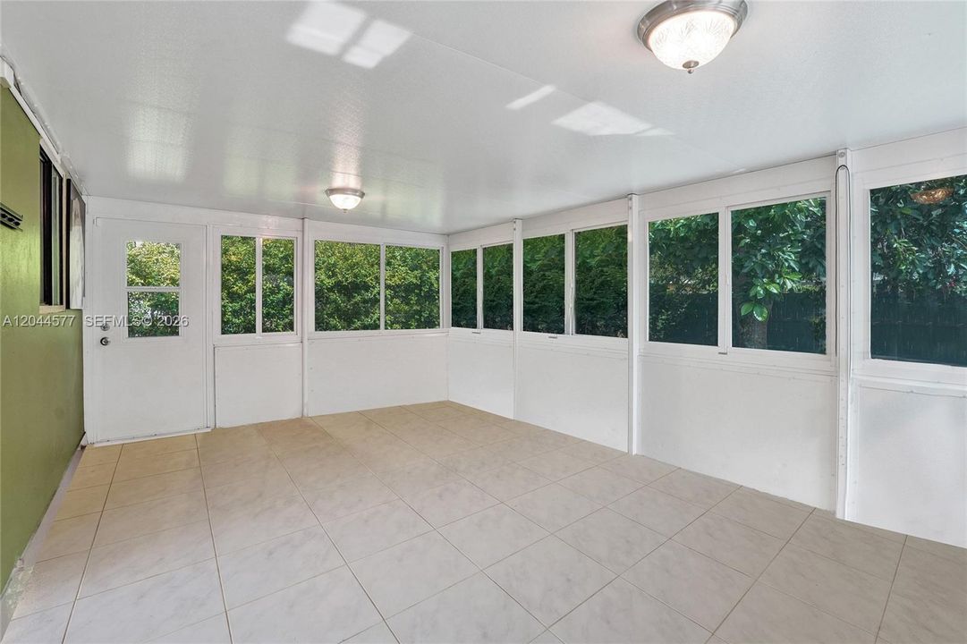For Sale: $448,100 (4 beds, 2 baths, 1308 Square Feet)
