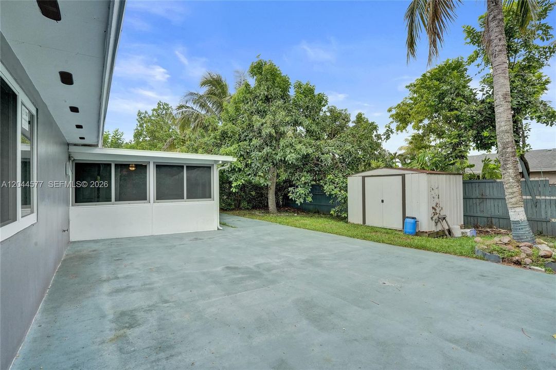 For Sale: $448,100 (4 beds, 2 baths, 1308 Square Feet)