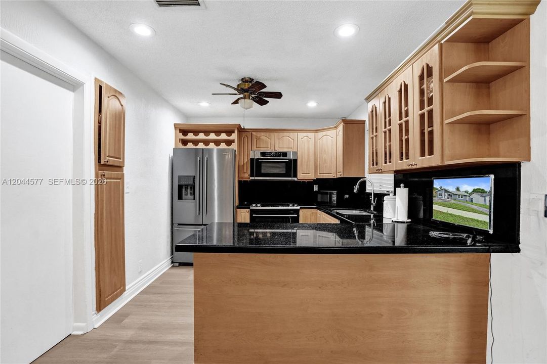 For Sale: $448,100 (4 beds, 2 baths, 1308 Square Feet)