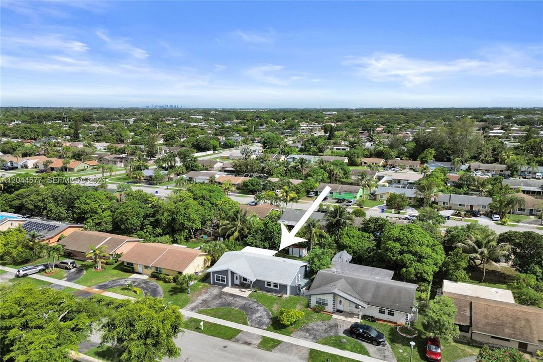 For Sale: $448,100 (4 beds, 2 baths, 1308 Square Feet)