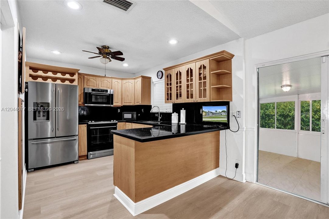 For Sale: $448,100 (4 beds, 2 baths, 1308 Square Feet)
