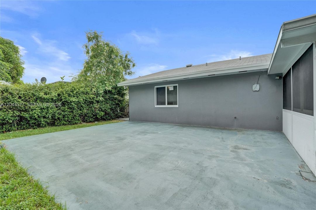 For Sale: $448,100 (4 beds, 2 baths, 1308 Square Feet)