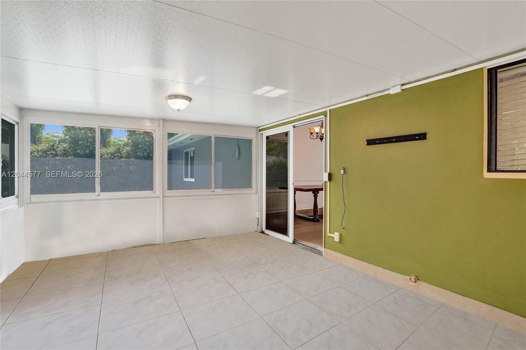 For Sale: $448,100 (4 beds, 2 baths, 1308 Square Feet)