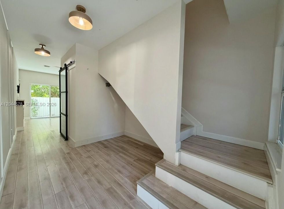В аренду: $3,400 (3 спален, 2 ванн, 1372 Квадратных фут)