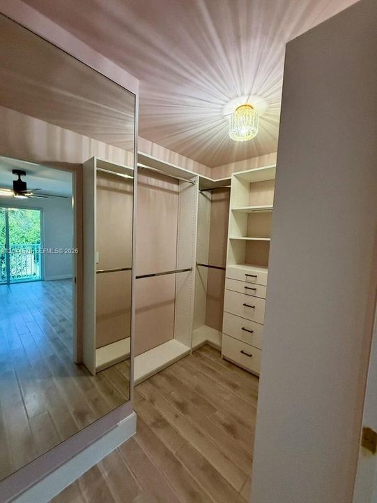 В аренду: $3,400 (3 спален, 2 ванн, 1372 Квадратных фут)