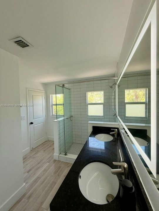 В аренду: $3,400 (3 спален, 2 ванн, 1372 Квадратных фут)