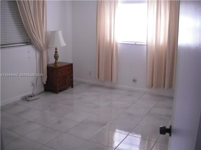 В аренду: $2,200 (2 спален, 2 ванн, 960 Квадратных фут)