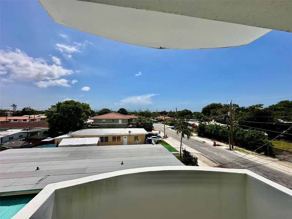 For Rent: $2,000 (1 beds, 1 baths, 800 Square Feet)