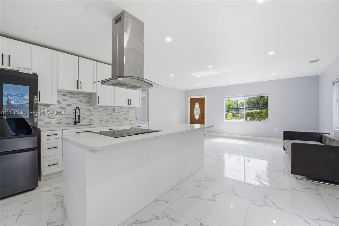 На продажу: $570,000 (3 спален, 2 ванн, 1266 Квадратных фут)