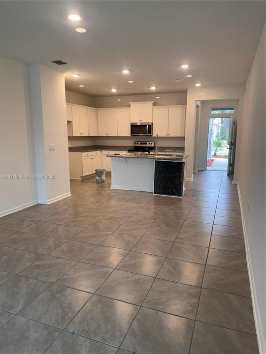 For Rent: $2,100 (3 beds, 2 baths, 0 Square Feet)