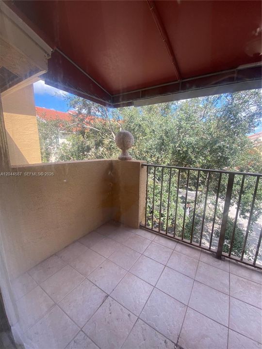 На продажу: $199,900 (2 спален, 1 ванн, 926 Квадратных фут)