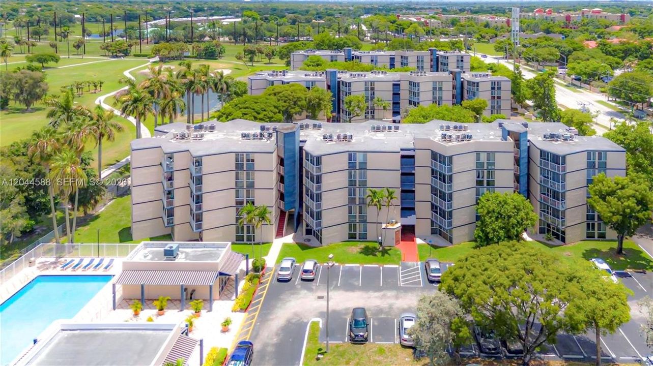 На продажу: $237,500 (2 спален, 2 ванн, 970 Квадратных фут)
