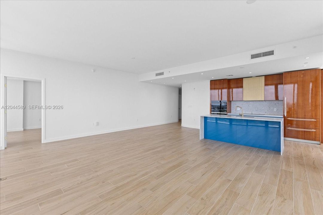 В аренду: $24,000 (3 спален, 3 ванн, 1661 Квадратных фут)