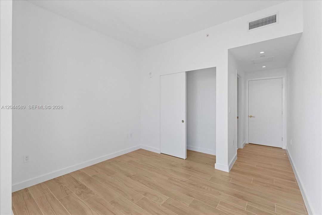 В аренду: $24,000 (3 спален, 3 ванн, 1661 Квадратных фут)