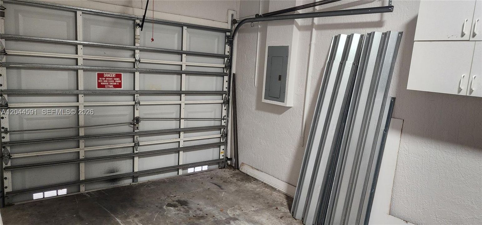 В аренду: $3,900 (3 спален, 2 ванн, 1523 Квадратных фут)