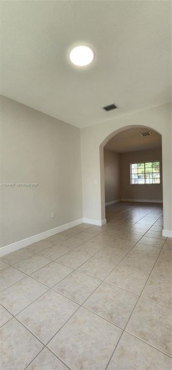 В аренду: $3,900 (3 спален, 2 ванн, 1523 Квадратных фут)