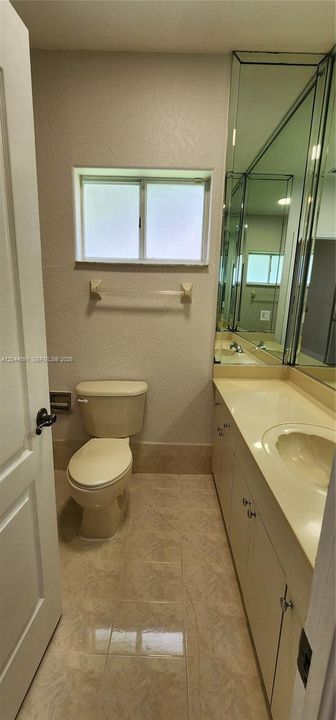 В аренду: $3,900 (3 спален, 2 ванн, 1523 Квадратных фут)
