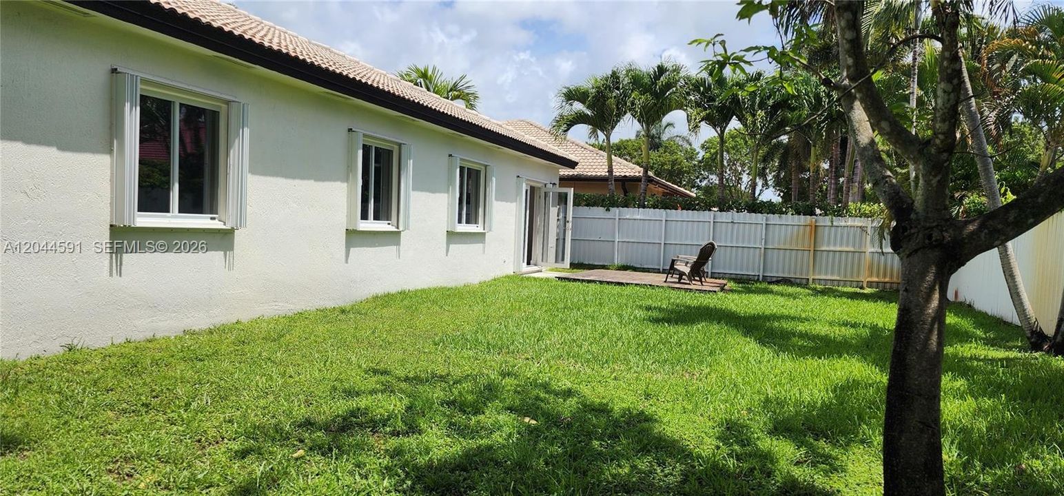 В аренду: $3,900 (3 спален, 2 ванн, 1523 Квадратных фут)