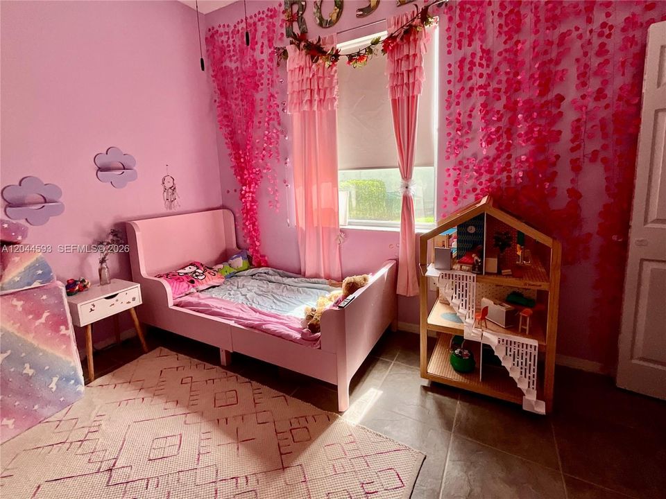 На продажу: $450,000 (4 спален, 3 ванн, 2073 Квадратных фут)