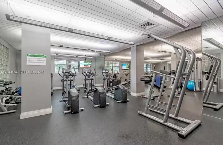 For Sale: $420,000 (1 beds, 1 baths, 874 Square Feet)