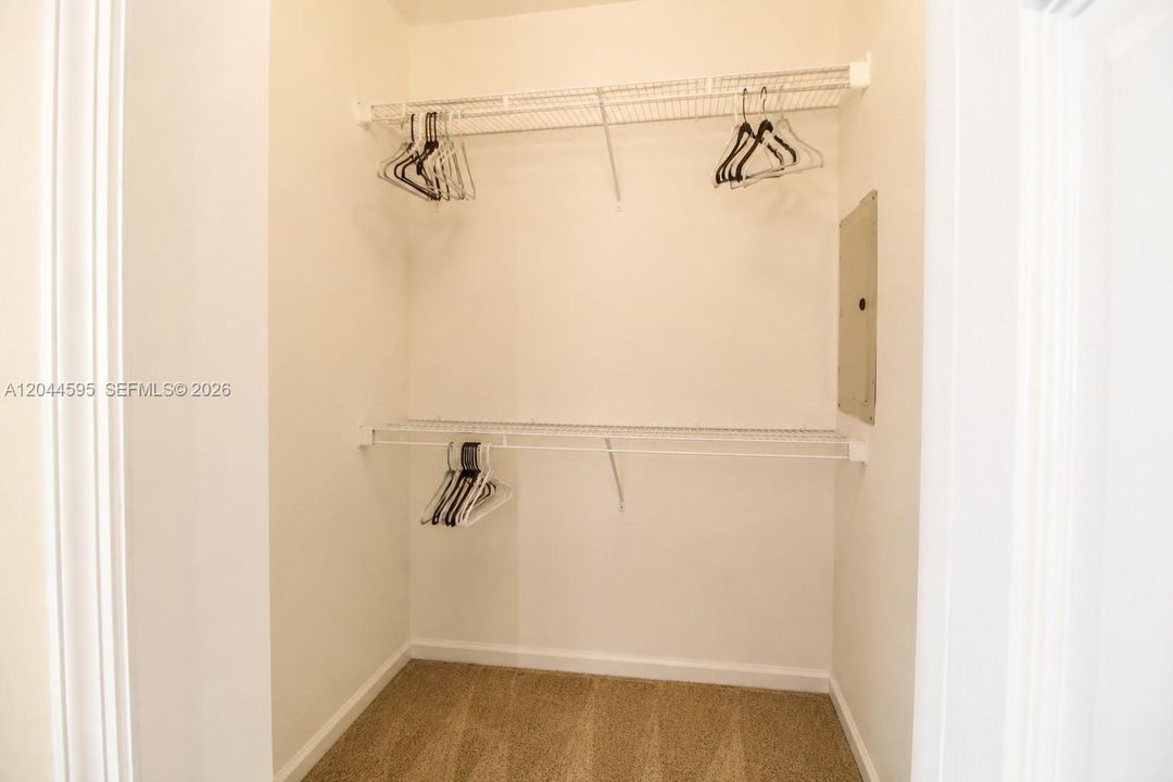 В аренду: $4,245 (4 спален, 3 ванн, 2646 Квадратных фут)