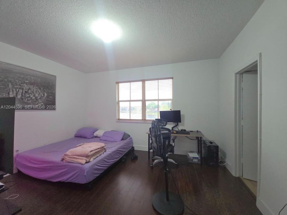 В аренду: $3,350 (3 спален, 2 ванн, 1460 Квадратных фут)