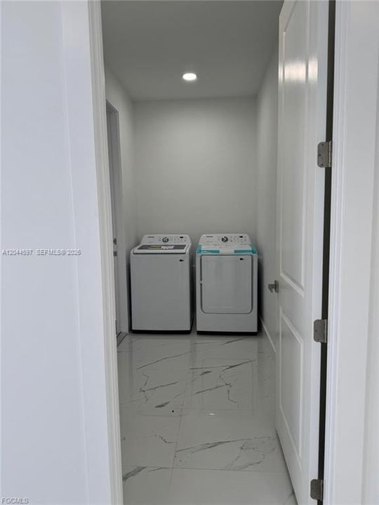 На продажу: $349,000 (3 спален, 2 ванн, 0 Квадратных фут)