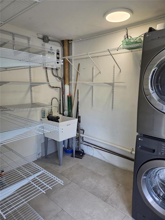 В аренду: $3,600 (3 спален, 2 ванн, 1380 Квадратных фут)